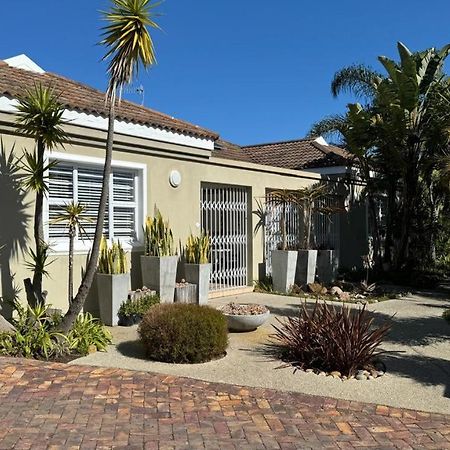 Plett57 - Self Catering - Room No1 플레튼버그 베이 외부 사진