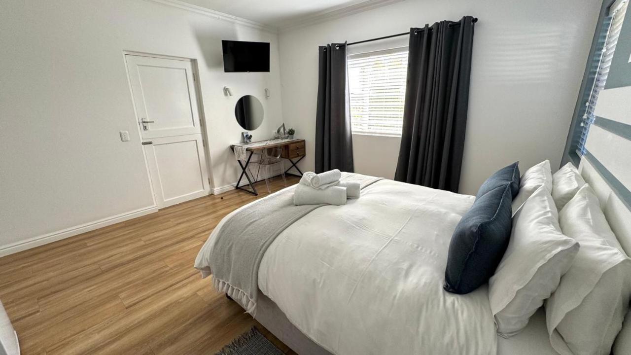 Plett57 - Self Catering - Room No1 플레튼버그 베이 외부 사진